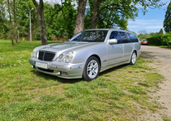 Mercedes-Benz Klasa E cena 12500 przebieg: 313000, rok produkcji 2001 z Chorzów małe 92